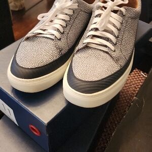 Taft Fifth Ave Men's White and Black Sneakers Size 11 Used